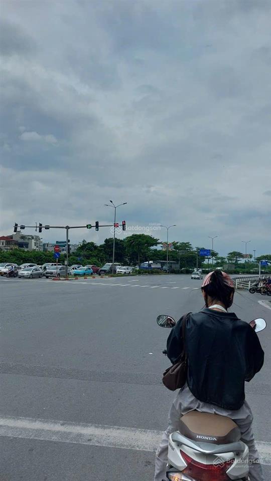 Bán đất,sổ đẹp như tờ a4, phố nguyễn văn linh 92m2, mặt tiền rộng ,ô tô tránh, thông với nguyễn lam