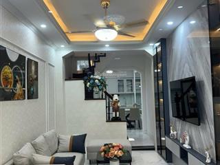 Bán nhà riêng cầu giấy 39m2*5t 7.35 tỷ, ngõ kinh doanh, ô tô gần, full đồ ở ngay, phố vip
