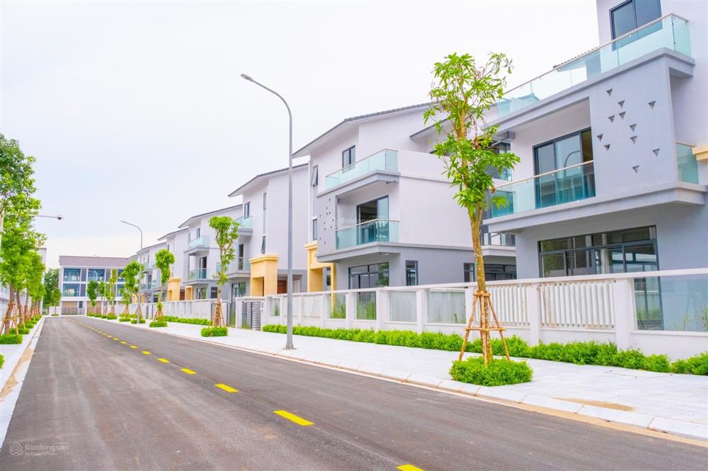Bán gấp căn 110m2 sapphire gem 3,5 tầng, trục 21m ngay cổng trường mẫu giáo quốc tế, giá hời