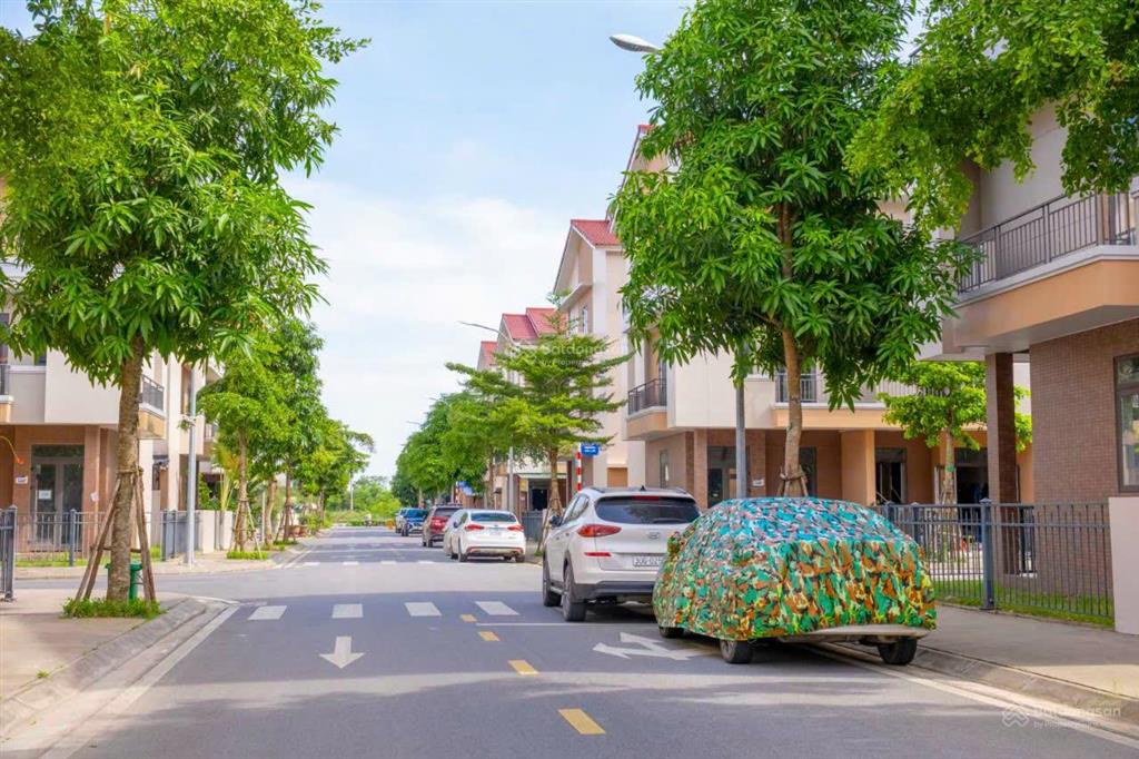 Duy nhất căn centa 75m2 ngay cổng ra vào cần bán gấp, giá tốt nhất tt 3,8 tỷ cho khách thiện chí
