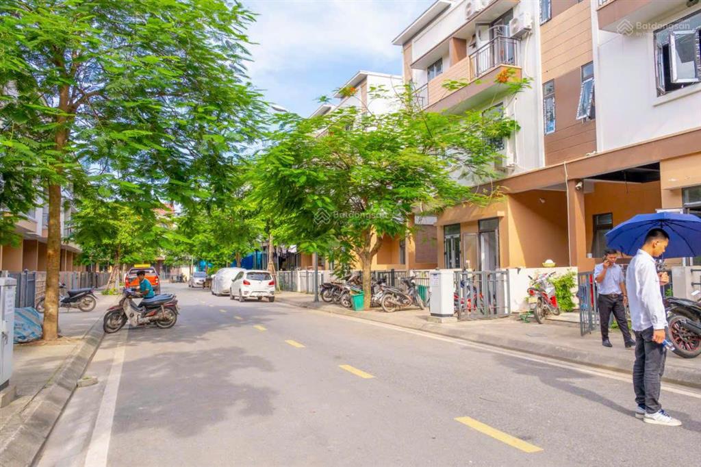 Bán gấp căn centa 75m2 ngay cổng ra vào cần bán gấp, giá tốt tt 3,55 tỷ cho khách thiện chí