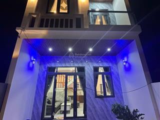 Bán nhà 2 tầng mái thái đẹp giá tốt chỉ 2 tỷ 250 triệu cách tp nha trang 8km