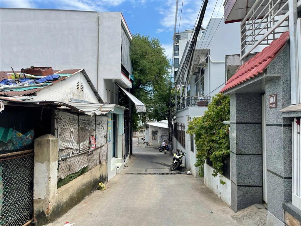 Bán lô đất 2 mặt tiền full thổ cư gần tháp bà ponaga nha trang, giá chỉ 3.95 tỷ , cách biển 1,6km .