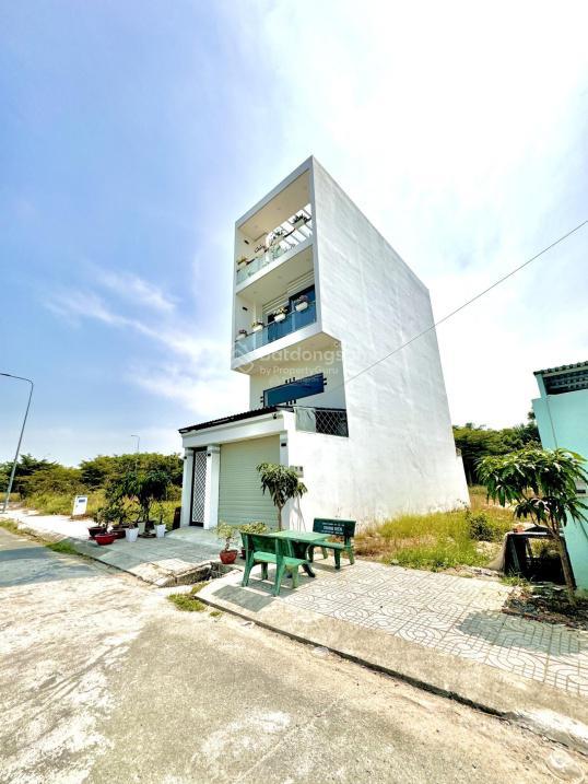Anh tôi chính chủ gửi bán lô đất 105m2 , pháp lý chuẩn chỉnh , công chứng trong ngày