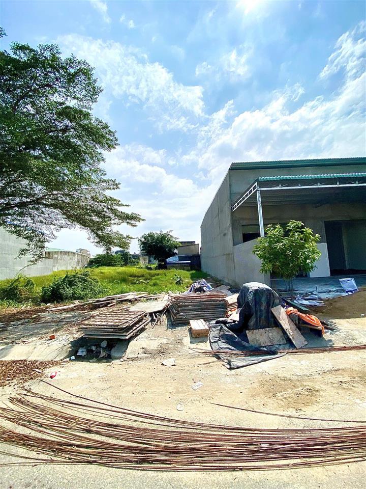 Anh chị đầu tư đừng bỏ qua cơ hội này , 130m2 , đối diện kcn , sổ sẵn