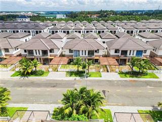 Bán lại căn biệt thự song lập 200m2. đã có sổ. giá 3 tỷ 350 triệu. công chứng ngay. gọi 0961 571 ***