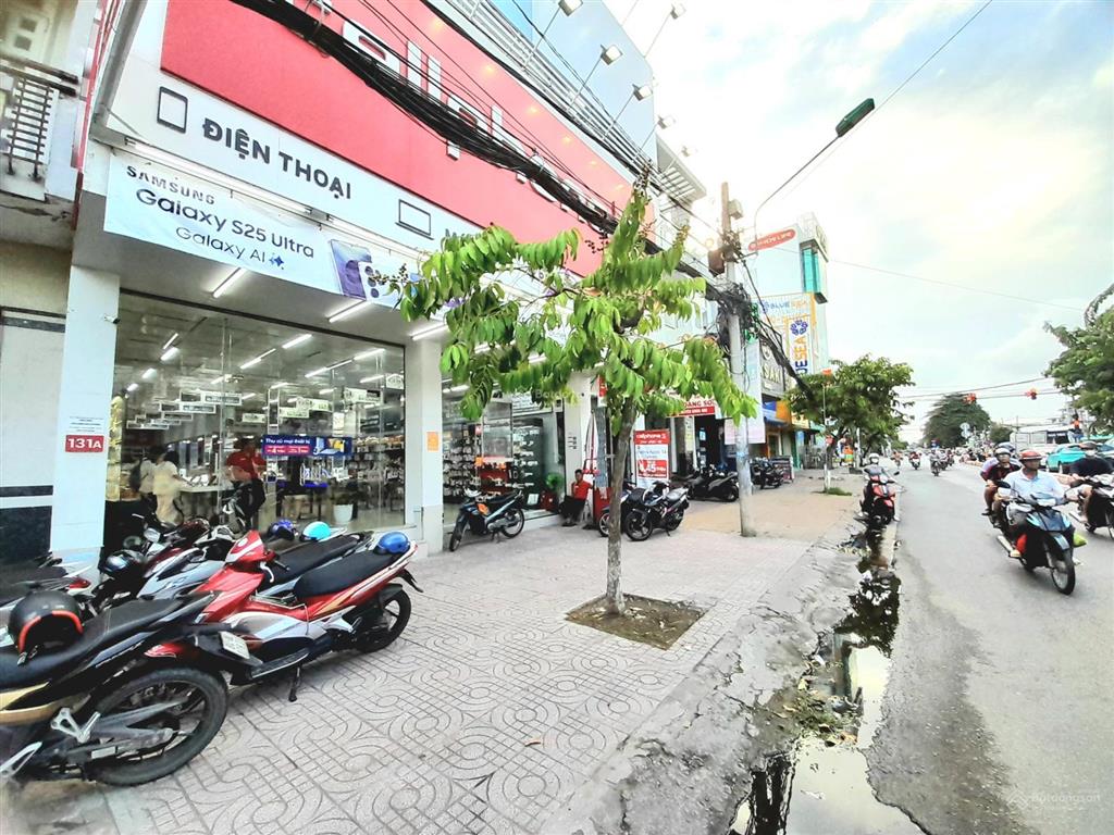 Bán gấp nhà mặt tiền 3 tầng kinh doanh đường cách mạng tháng 8 ngay trung tâm tp. cần thơ