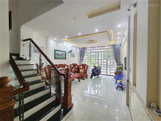 Bán nhà, 3 tầng 2 phòng ngủ rộng, 80m2 ngang 5m, ngay chợ đêm hòa lân, 3.89 tỷ tl