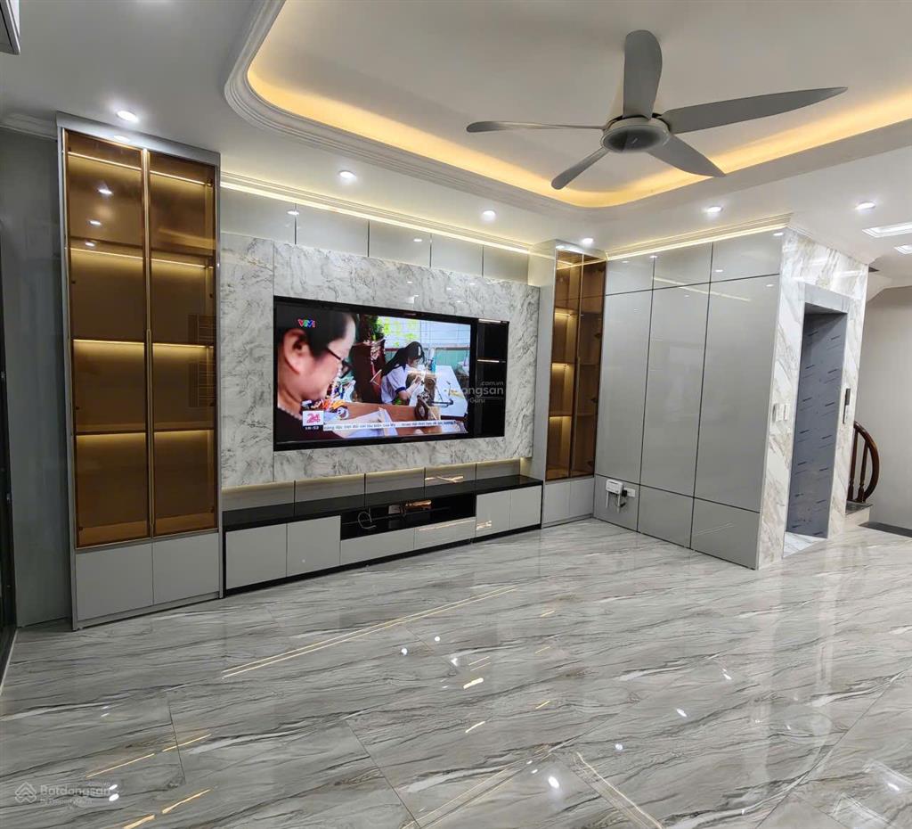 Bán nhà đẹp thạch bàn cổ linh, 40m², 6 tầng thang máy, ô tô vào nhà, gần aeon, giá 13,7tỷ