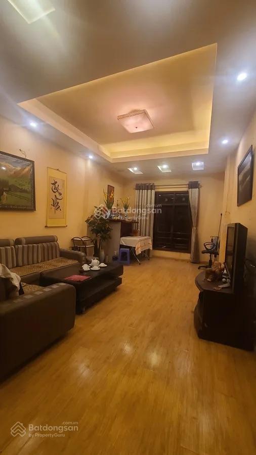Bán nhà phố nguyễn văn cừ dt63m2 giá 11 tỷ, nhà 5 tầng chắc chắn, oto dừng đỗ ngày đêm.