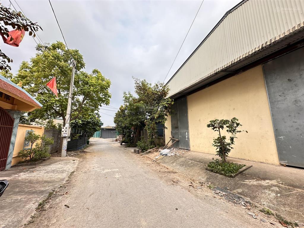 Bán đất tặng nhà xưởng 300m2 giá cần tiền
