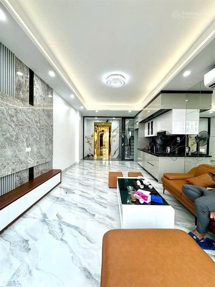 Phải thật nhanh! phố đặng tiến đông giáp hoàng cầu, ngõ nông gần phố, ô tô cách 35m, 40m2*5t