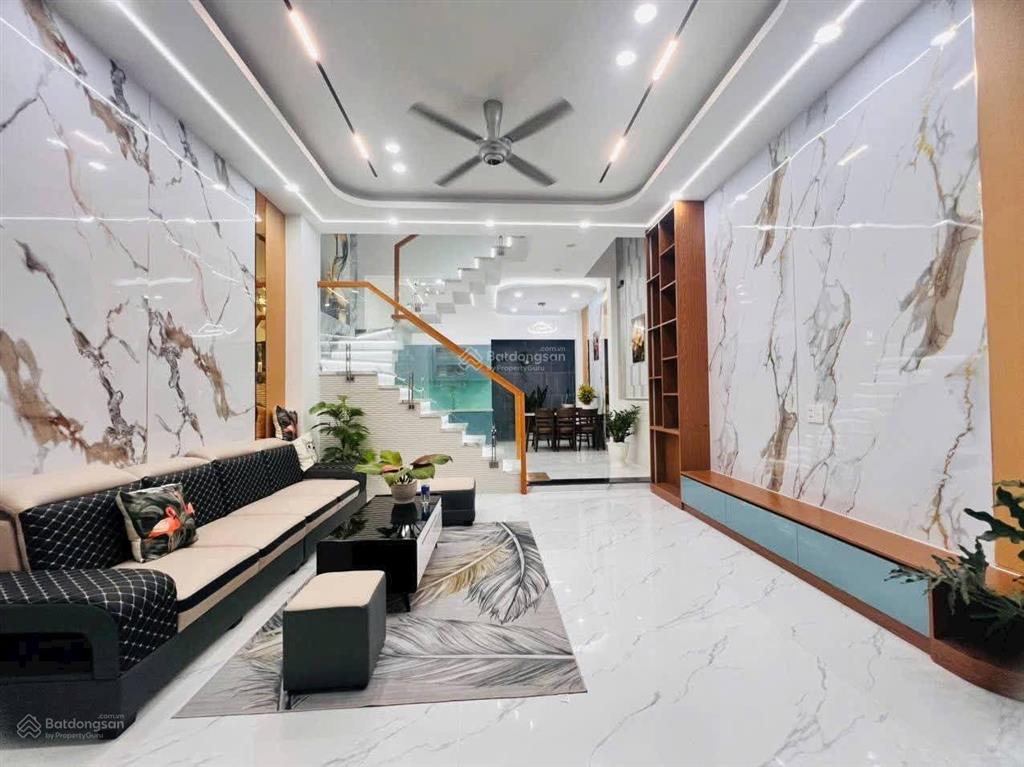 Cực gấp! phố yên lãng, lô 3 thoáng, gần phố, ngõ thông tứ phía, ô tô đỗ cổng, dt 42m2*5t