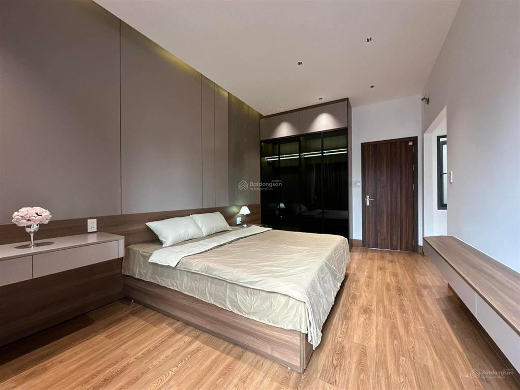 Bán nhà! phố chùa láng, lô góc thoáng sáng, mặt ngõ thông kinh doanh, cách ô tô 30m, dt 39m2 * 5t