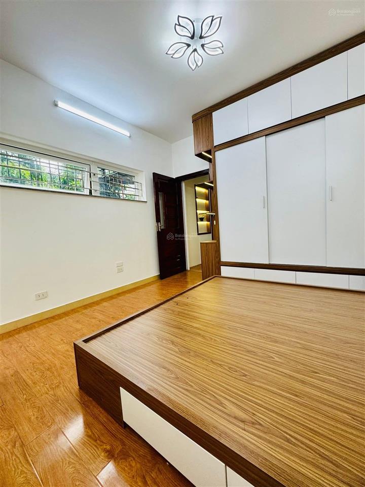 Nhà riêng phố vũ thạnh, hào nam, ngõ 3 gác thông, dân xây chắc, không qh, 38m2*5t, giá nhỉnh 7 tỷ