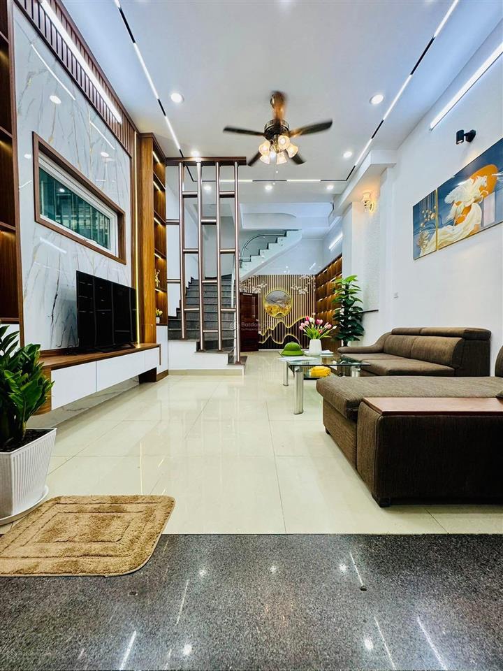 Nhà riêng phố vũ thạnh, hào nam, ngõ 3 gác thông, dân xây chắc, không qh, 38m2*5t, giá nhỉnh 7 tỷ