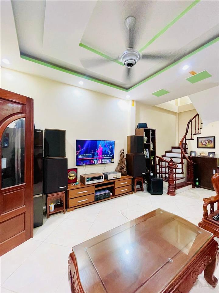 Nhà đẹp còn sót lại! phố láng hạ, nhà 2 thoáng, gần rạp chiếu phim qg, gần ô tô, 39m2 * 5t