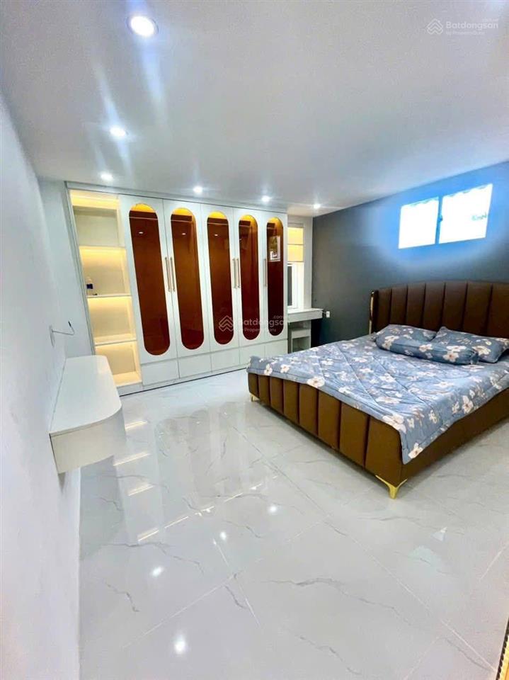 Siêu hiếm phố đặng văn ngữ, lô góc 2 thoáng, đẹp ở ngay, cách ô tô 30m, gần hồ, dt 38m2 * 5t