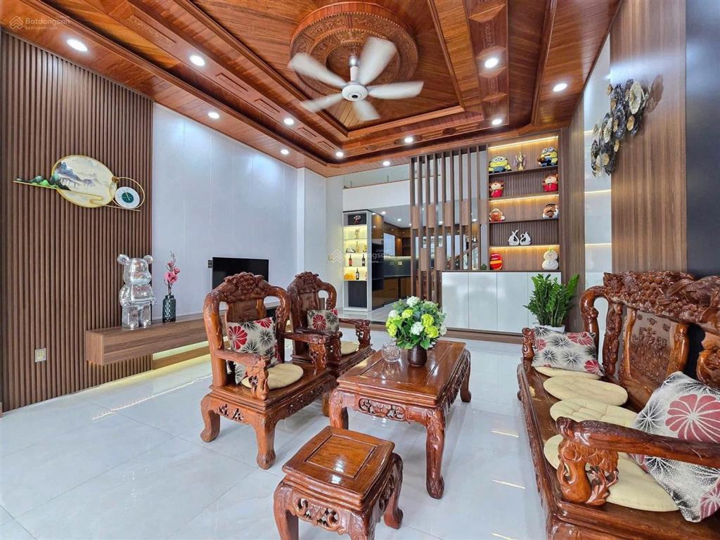 Siêu hiếm phố đặng văn ngữ, lô góc 2 thoáng, đẹp ở ngay, cách ô tô 30m, gần hồ, dt 38m2 * 5t