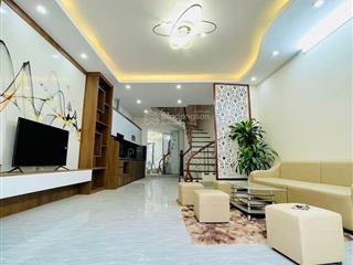 Siêu phẩm phạm ngọc thạch, ngõ nông, gần phố, gần học viện ngân hàng, dt 38m*5t, giá nhỉnh 6 tỷ