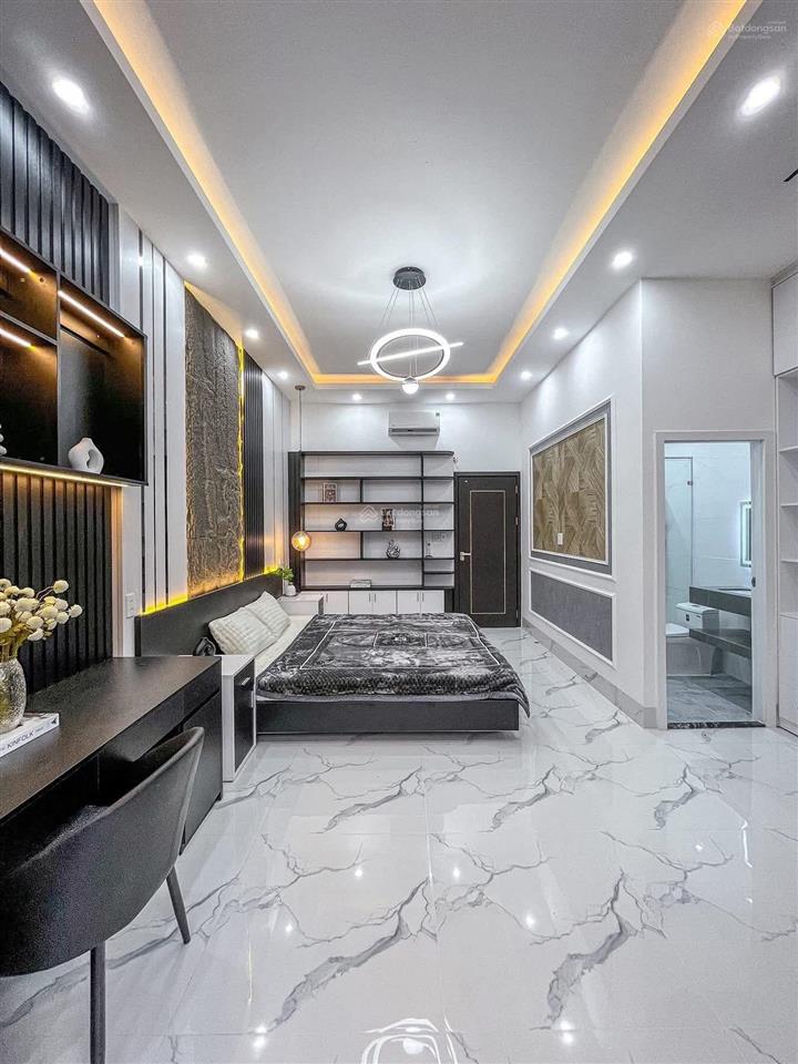 Nhà đẹp đón tết! phố chùa láng trung tâm đống đa, ngõ thông, gần hồ, gần trường đại học, dt 40m2*5t