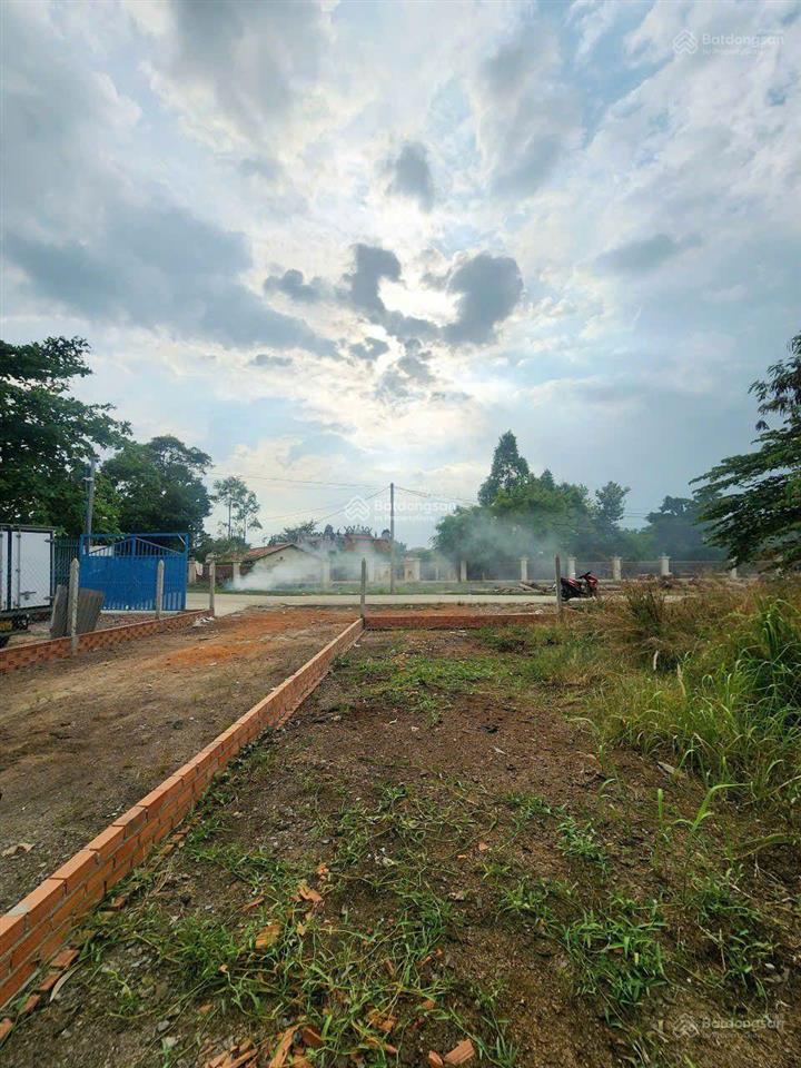 Bán đất 300m2 tại trừ văn thố, thị trấn lai uyên, bàu bàng, 950 triệu, gần khu công nghiệp.