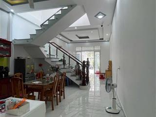 Bán nhà riêng tại đường 17, gò vấp, dt 90 m2, cho thuê 20 triệu/tháng, gần chợ, trường học