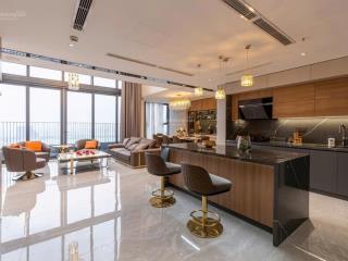 Nhỉnh 1x tỷ  căn penhous cao cấp duy nhất 200m2 n01 ngoại giao đoàn view trọn hồ tây