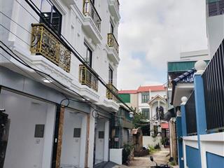 Nhà đẹp,có thang máy,có gara ô tô,tiện ích xung quanh đầy đủ nhanh tay k mất cơ hội  0969 656 ***
