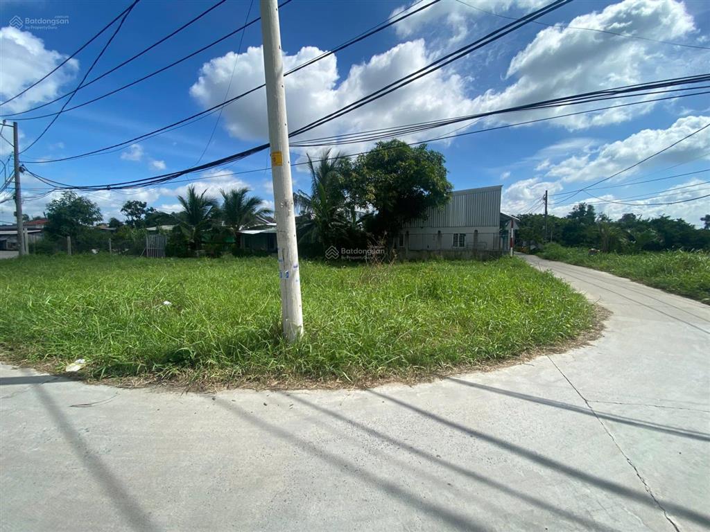 Lô góc hiếm 2 mặt tiền 173m2 có 95m2 thổ cư mt đường năm nho, giá ngộp 3,1 tỷ