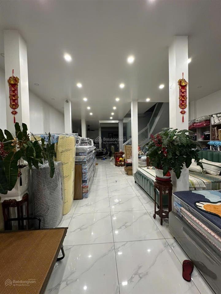 Chính chủ bán nhà mt 8m, 3 tầng, số 50 nguyễn đình chiểu, p1, tân an, la, có thang máy,18tỷ6, 160m2