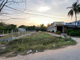 Bán đất mặt tiền đường an hoà, trảng bàng giá 456triệu  dt 680m2 (ngang 10x68) hướng đông bắc