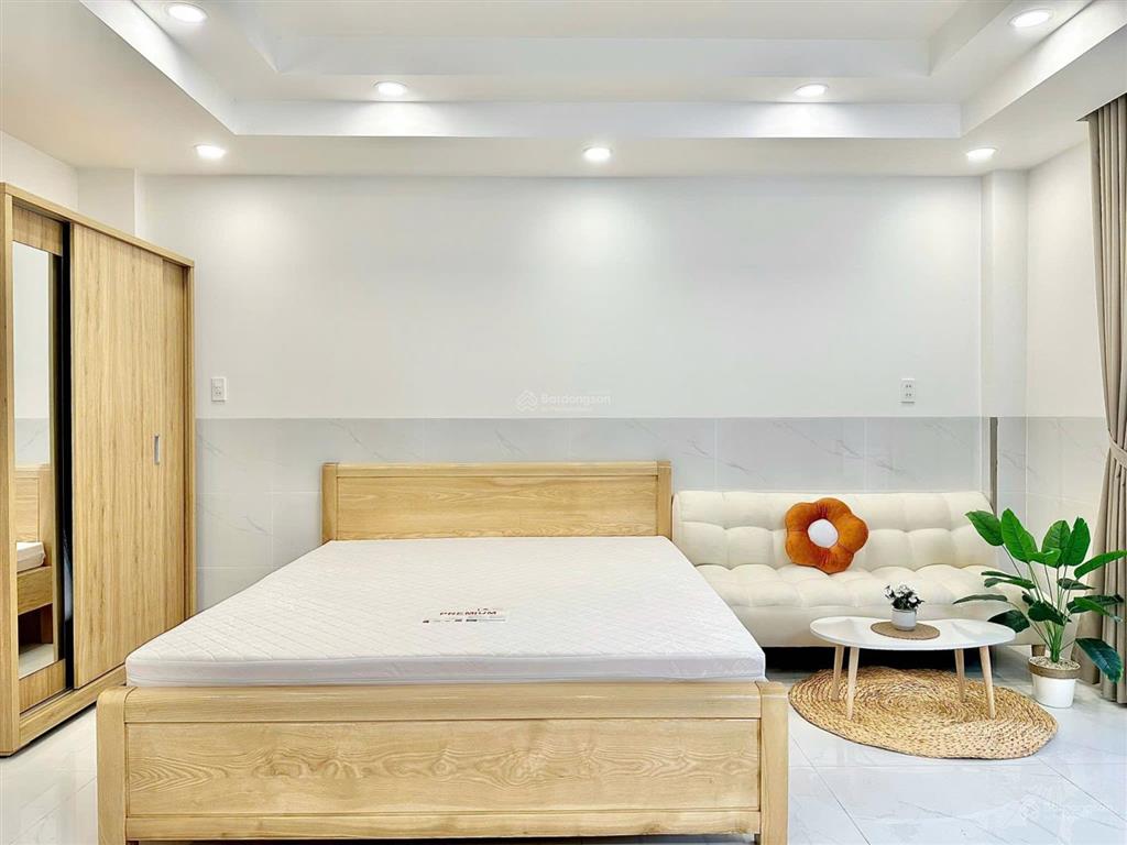 Studio fnt cao cấp ban công to riêng gần tdt  lotte  rmit  nttu cầu kênh tẻ dễ đi quận 4 quận 1