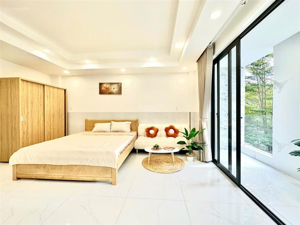 Studio fnt cao cấp ban công to riêng gần tdt  lotte  rmit  nttu cầu kênh tẻ dễ đi quận 4 quận 1