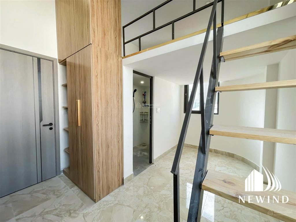 Cho thuê chdv fnt cao cấp gác cao mg riêng cửa sổ bancon to gần tdt  rmit  lotte dễ đi q4 q8