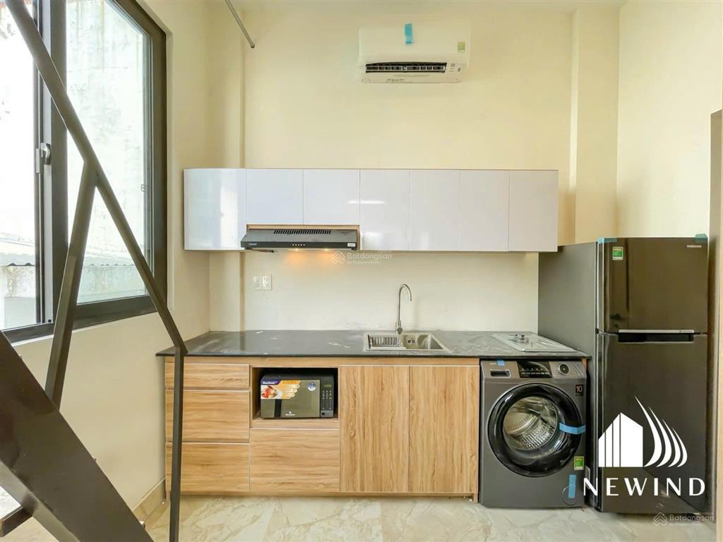 Cho thuê chdv fnt cao cấp gác cao mg riêng cửa sổ bancon to gần tdt  rmit  lotte dễ đi q4 q8