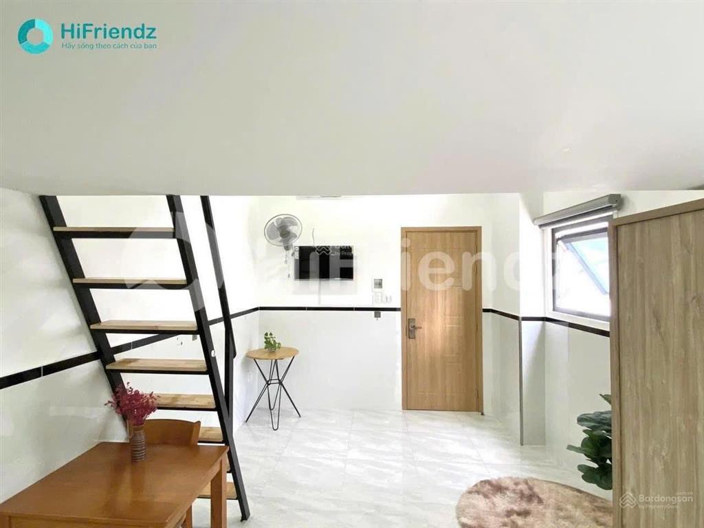 Cho thuê chdv fnt cao cấp gác cao mg riêng cửa sổ bancon to gần tdt  rmit  lotte dễ đi q4 q8