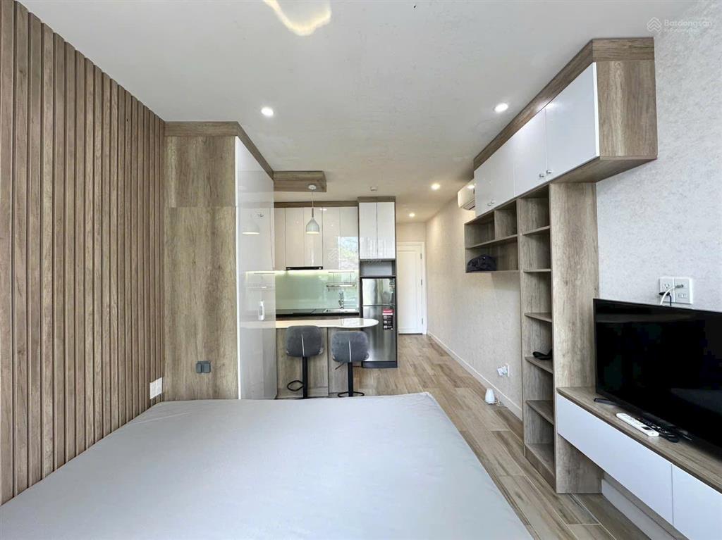 Chdv cho thuê giá rẻ fnt cao cấp bancon to mg riêng gần đh tôn đức thắng  rmit  lotte dễ đi q4, 1