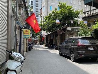 Tôi cần bán nhà phố liễu giai  25  ngõ rộng,thoáng  30m ra phố  nhà đẹp, vị trí đỉnh  4,7 tỷ