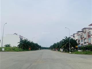 Bán lô d3 đối diện trường học, dt 5x23m, giá 30 triệu/m2