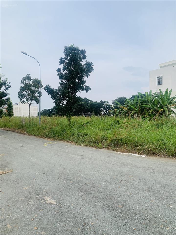 Bán lô d3 đối diện trường học, dt 5x23m, giá 30 triệu/m2