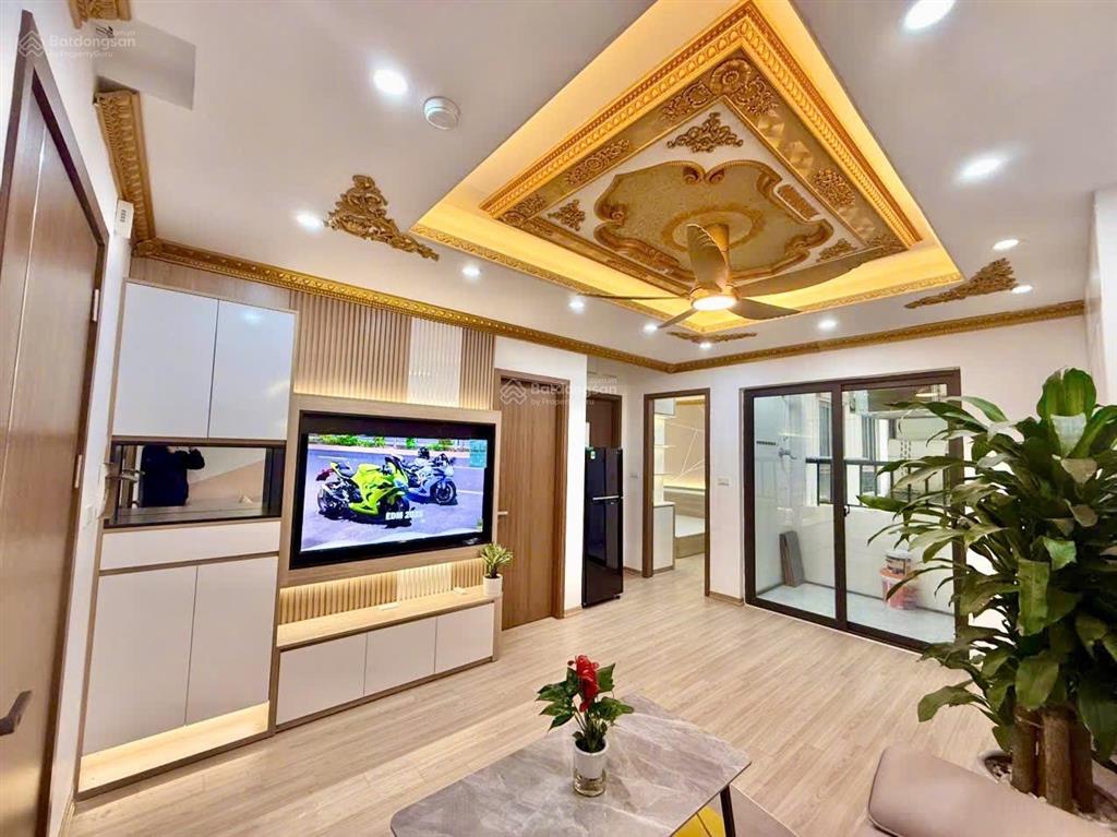 Rẻ quá ch đẹp long lanh. tại hh3,linh đàm. dt 46m2 2pn 1vs. nội thất full xin sò. giá 1,985tỷ