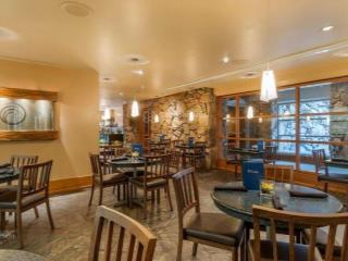Cho thuê cửa hàng lô góc mặt tiền 30m, tổng 500m2 tại trần huy liệu, kinh doanh nhà hàng cafe ok