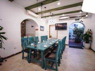 Cho thuê cửa hàng tổng 240m2 tại đường ô chợ dừa .khu đông dân sầm uất phù hợp kinh doanh nhà hàng