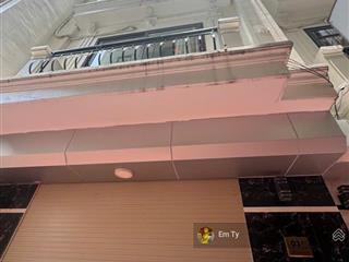 Chính chủ nhờ em ty bán nhà mậu lương, ôtô gần, vị trí đẹp di chuyển thuận tiện trước nhà rộng 35m²