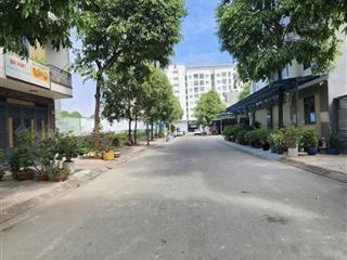 Bán lô đất full thổ cư cách cổng kcn vsip 1 chỉ 200m dt 78,7m2 đường nhựa rộng ô tô tránh nhau shr