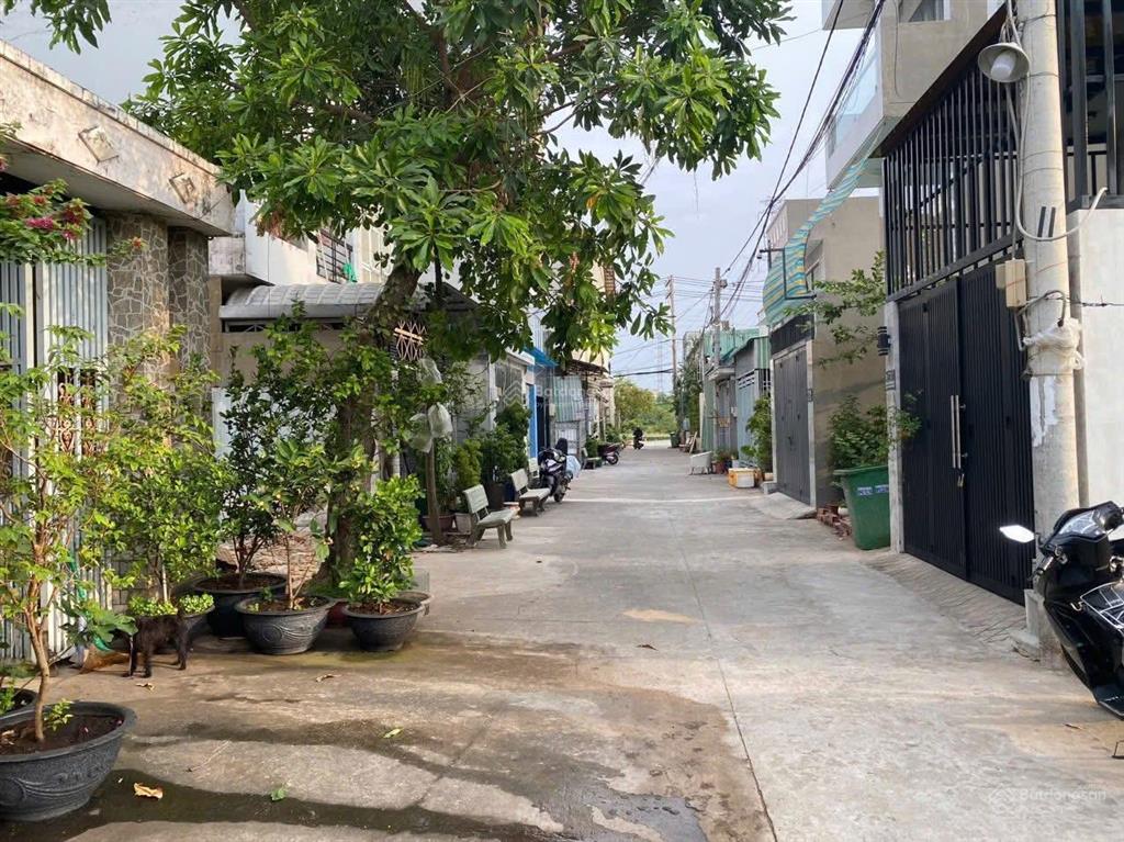 Bán lô đất ngay mặt hẻm nguyễn duy trinh dt 64m2 shr thổ cư 100% cách công an phường phú hữu 600m