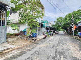 Bán gấp lô đất trong kdc, diện tích 100m2, sổ sẵn, full thổ cư, đường 14m, cách kcn vsip 1 chỉ 1km