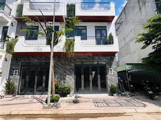 Bán nhà ngay cổng kdc osaka đường thạnh xuân 52, dt 51,7m2 sổ riêng, đường rộng 12m chủ cần ra gấp