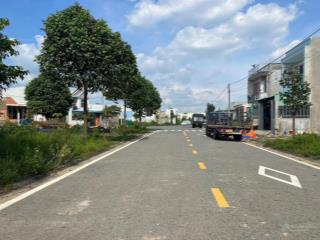 Cần ra gấp lô đất ngay kcn vsip2 tân uyên 150m2 (5x30) sổ sẵn mặt tiền đường rộng 6m full thổ cư